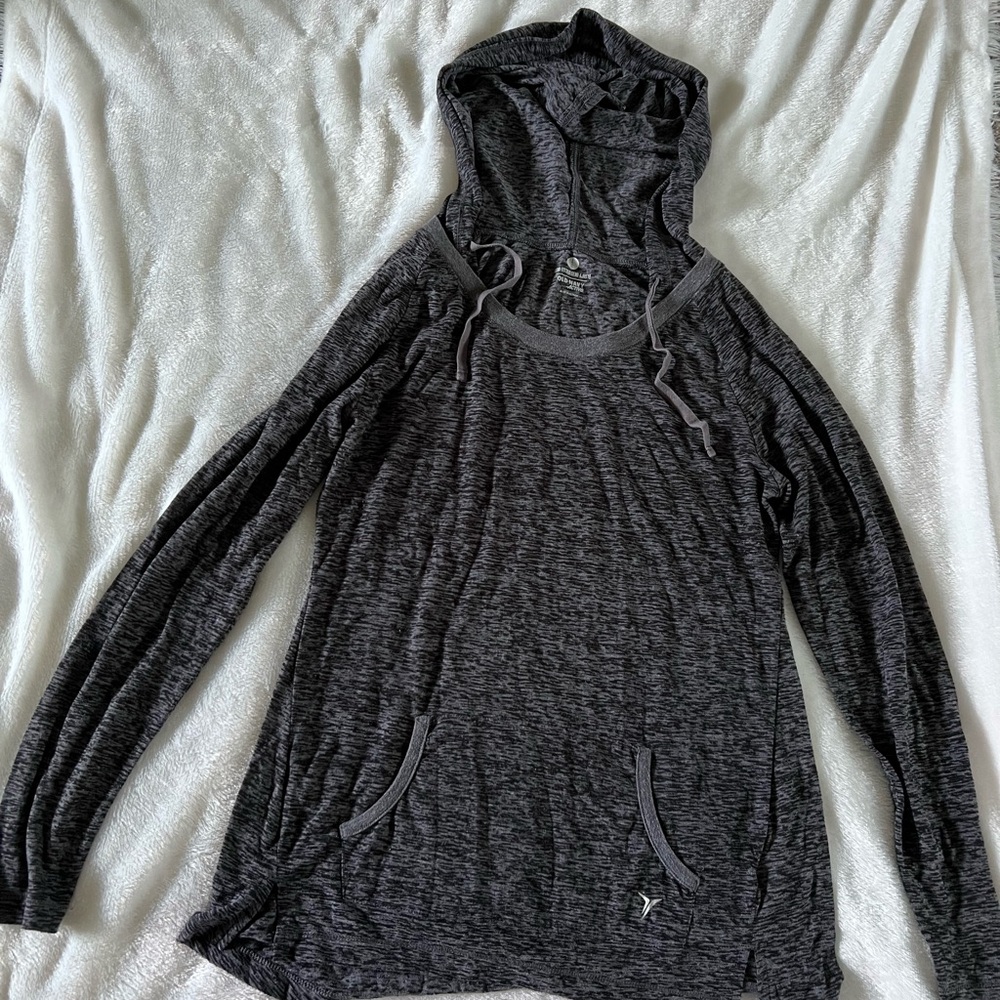 Old Navy Active Heathered Gray Top